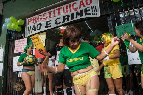 The struggle of the Brazilian prostttutes)